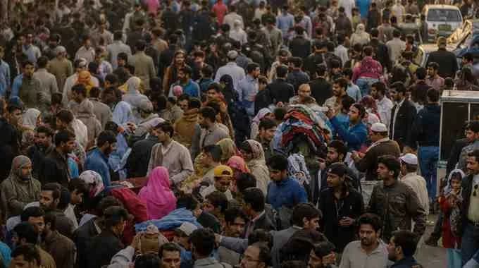 Pakistan Population May Reach 390 Million by 2050