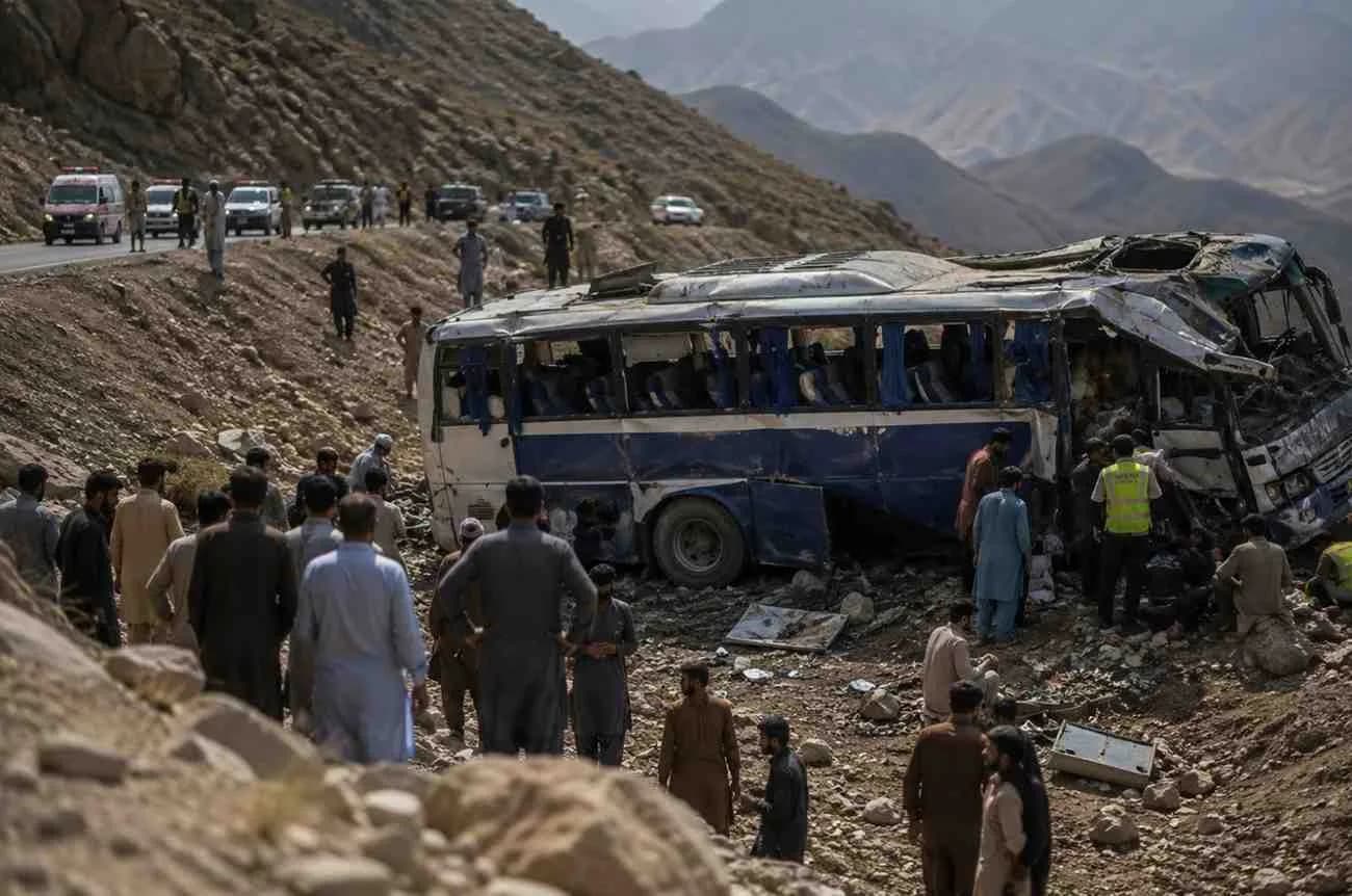 24 Killed as Bus Falls Into Ravine Near Balochistan Border